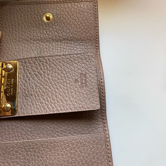 Gucci Key Holder - Picture 12 of 16